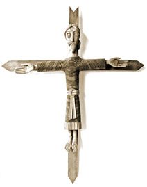 Sculpture d'un Christ en croix roman