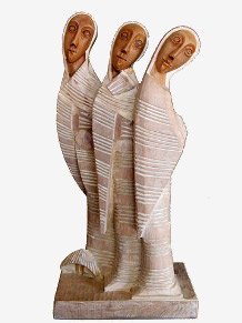 sculpture sur bois de trois femmes