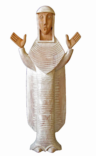 Sculpture d'une Vierge orante les mains levées au ciel