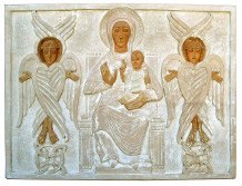 Vierge en majesté sur son trône entourée par deux chérubins